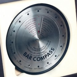 Caja 4pcs.vino c/brujula