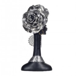 Figura cabeza africana rosas