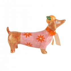 Perro teckel naranja